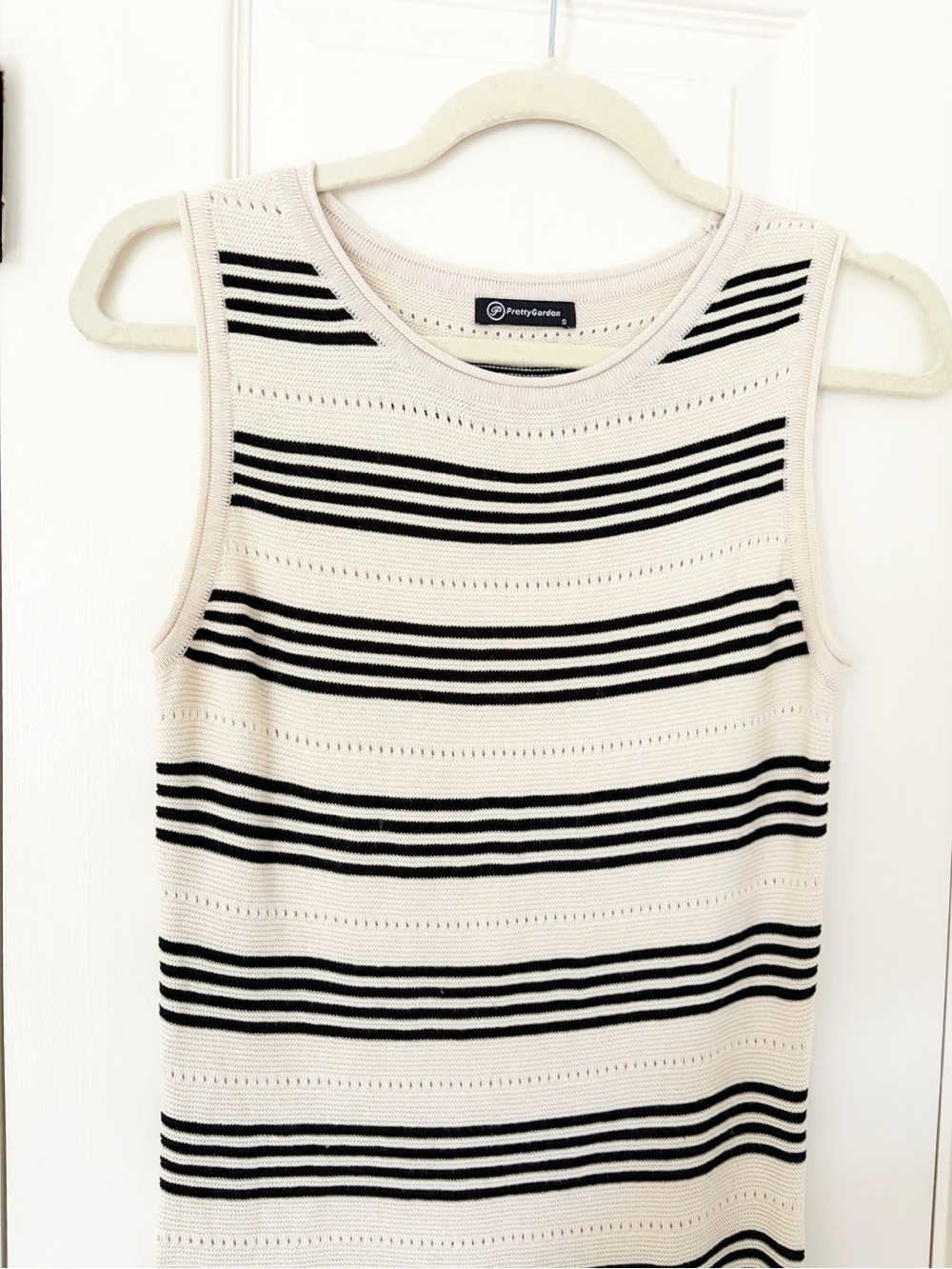 Small pretty garden Sleeveless Cream and Black Striped Midi Dress with Side slit - Picture 3 of 8